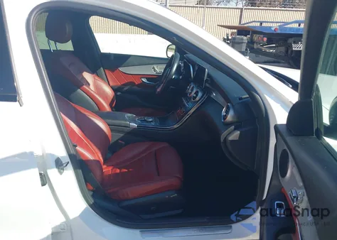 2019 Mercedes-Benz C 300 из США, поврежденный, VIN 55SWF8DB7KU320700